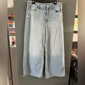 American Eagle, baggy jeans